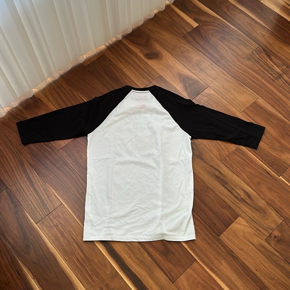 NETFLIX STRANGER THINGS HELLFIRE CLUB RAGLAN TEE SIZE XSMSLL UNISEX - Picture 7 of 8